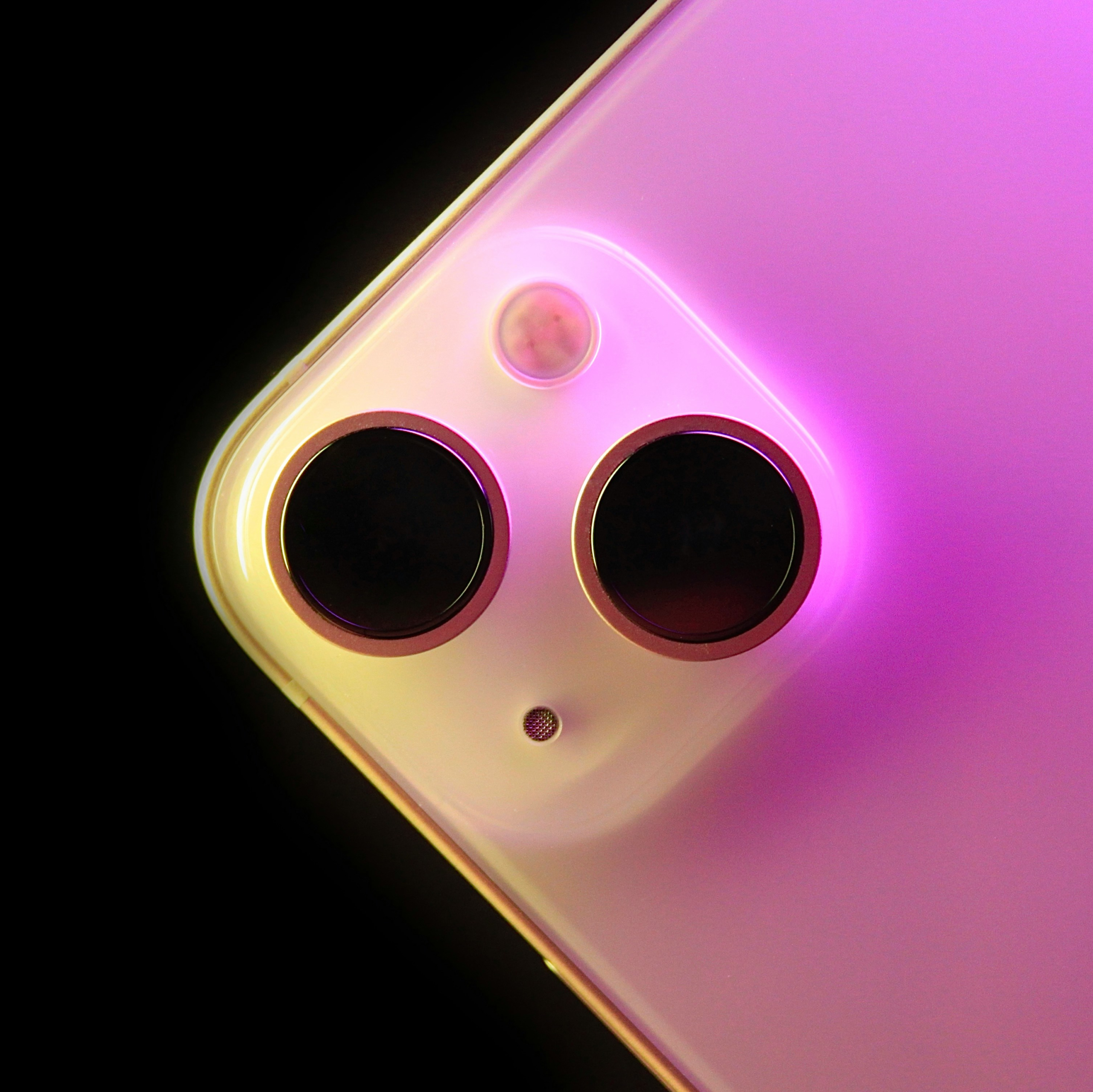 10 Genius Ways to Use Your Smartphone Camera for Everyday Life: From QR Scans to AR Magic